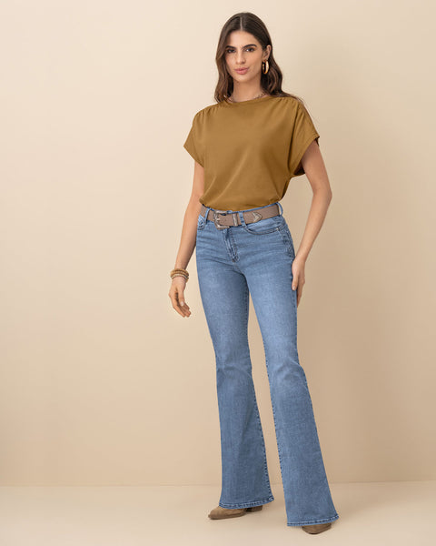Blusa manga corta silueta cuadrada#color_847-mostaza