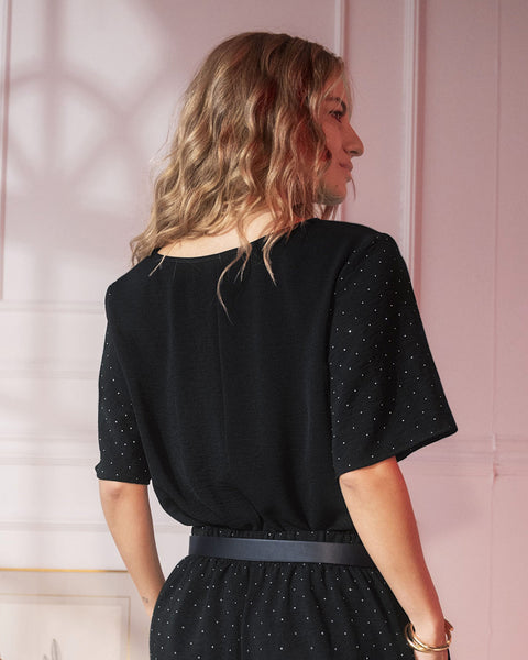 Blusa manga corta con apliques brillantes#color_700-negro
