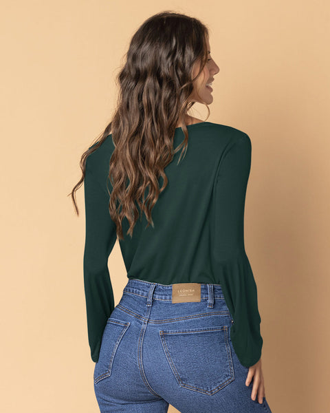 Camiseta básica con mangas tipo campana#color_c44-verde