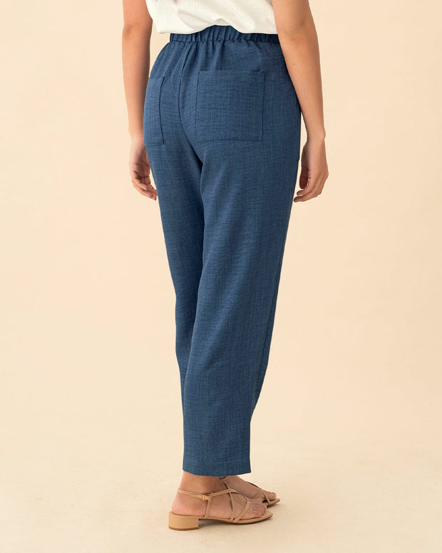 Pantalón con bolsillos funcionales