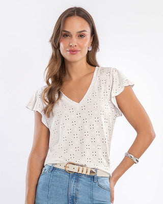 Camiseta con boleros en manga elaborada en tela tipo ojalillo#color_000-blanco