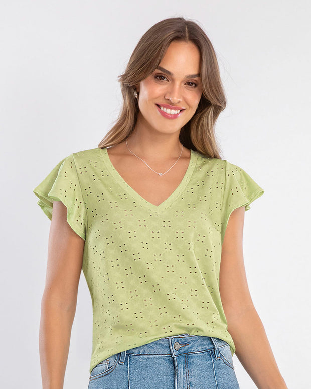 Camiseta con boleros en manga elaborada en tela tipo ojalillo
