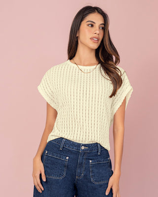 Camiseta manga corta elaborada en tela con textura#color_018-marfil