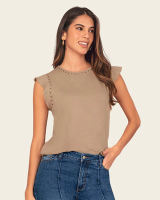 Camiseta con taches en cuello y sisa#color_c54-arena