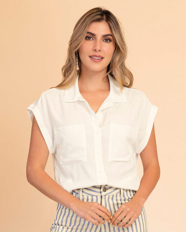 Blusa manga corta con bolsillos en frente#color_018-marfil