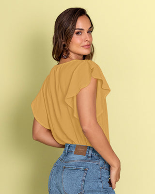 Blusa con boleros en mangas en tela craquelada#color_c73-amarillo