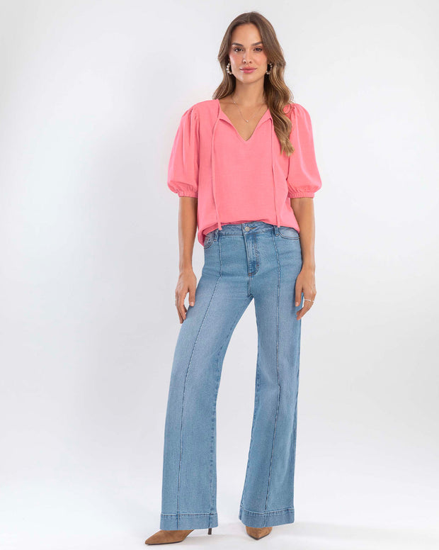 Blusa con tiras para anudar en escote