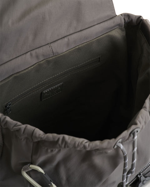 Morral Masculino en Lona con Cargaderas Acolchadas Fly Up#color_711-gris