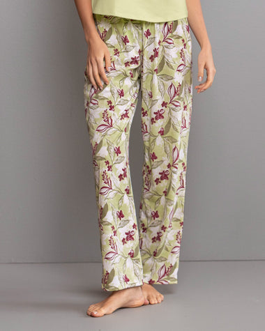 Pantalón largo estampado con elástico en cintura#color_060-hojas