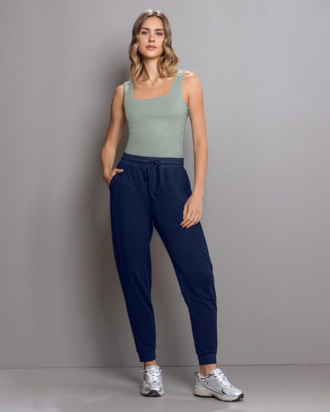 Pantalón largo tipo jogger con bolsillos funcionales#color_c42-azul-oscuro