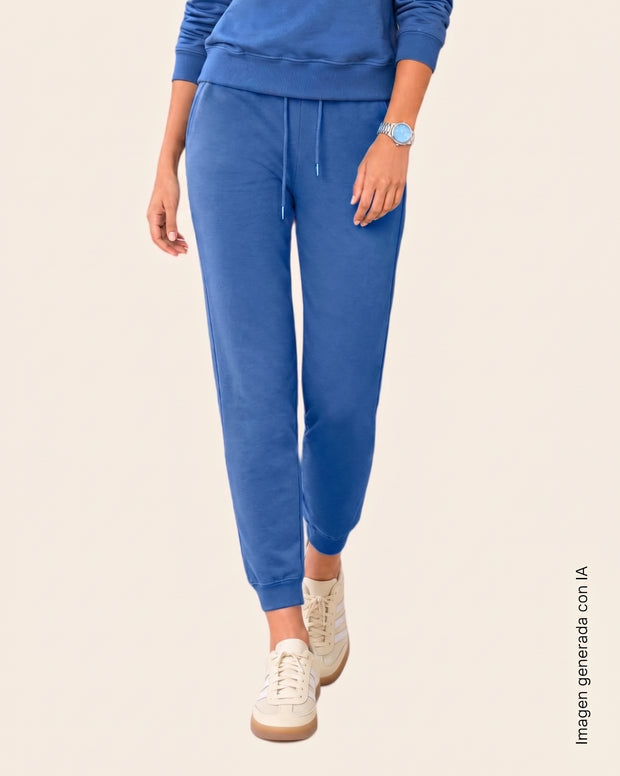 Pantalón largo tipo jogger con bolsillos funcionales