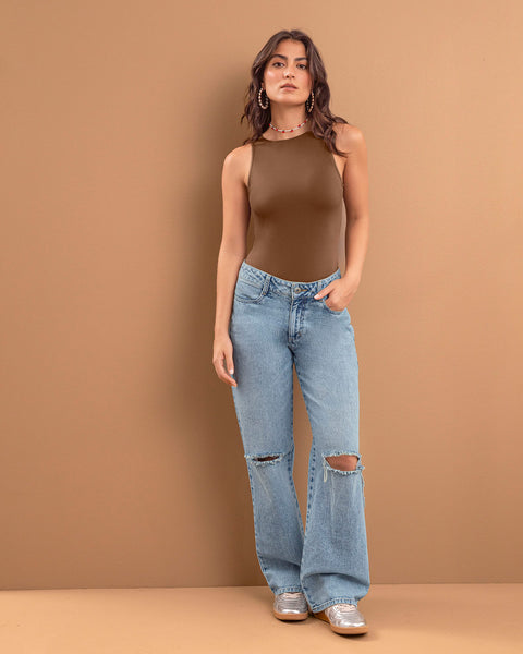 Body manga sisa de silueta ajustada y cuello alto#color_640-cafe-osc