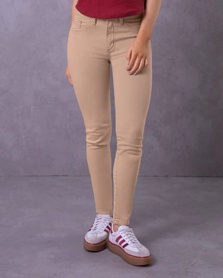 Jean skinny de silueta ajustada#color_c54-arena