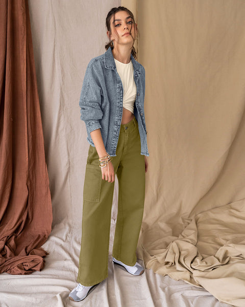 Pantalón tiro alto bota recta con bolsillo tipo cargo#color_601-verde-militar