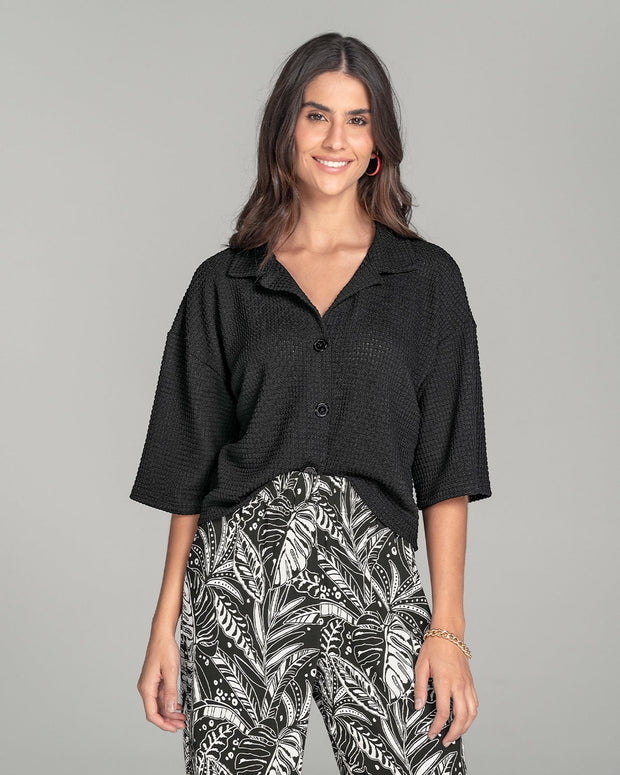 Camisa manga 3/4 con cuello camisero sport y perilla funcional