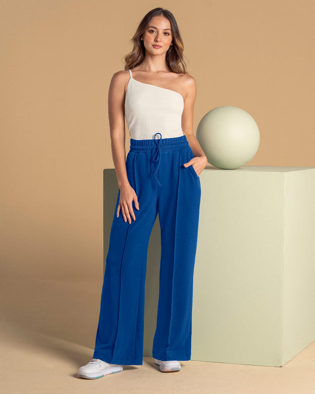 Pantalón tipo jogger con bota ancha