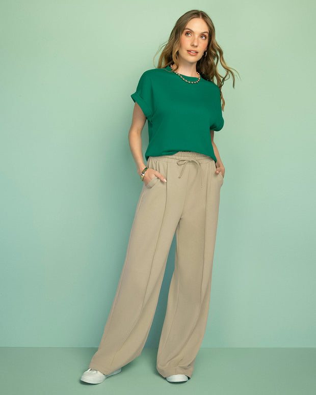 Pantalón tipo jogger con bota ancha