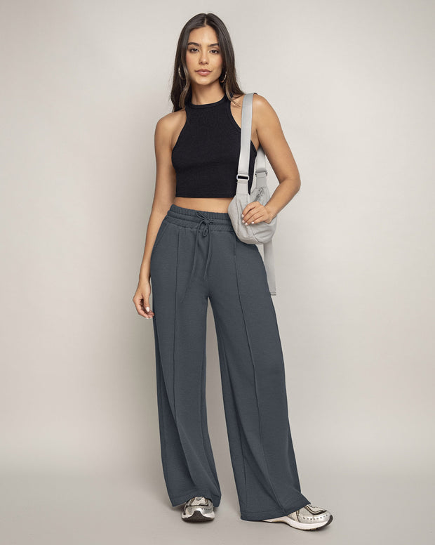 Pantalón tipo jogger con bota ancha