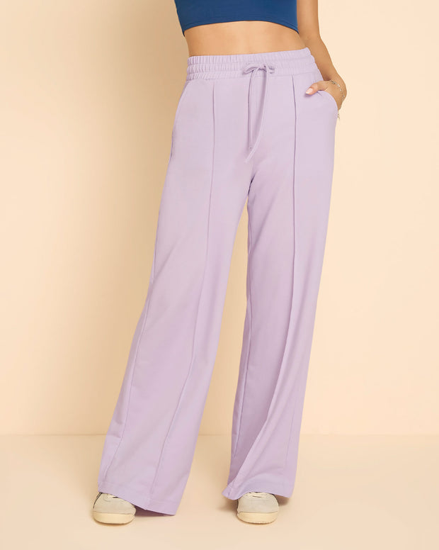 Pantalón tipo jogger con bota ancha