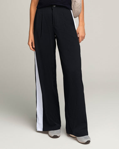 Pantalón bota ancha con bolsillos funcionales#color_700-negro