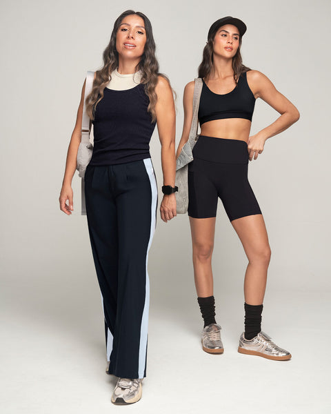 Pantalón bota ancha con bolsillos funcionales#color_700-negro