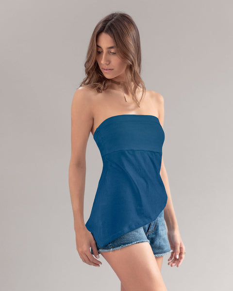 Blusa strapless con ruedo asimétrico#color_512-azul