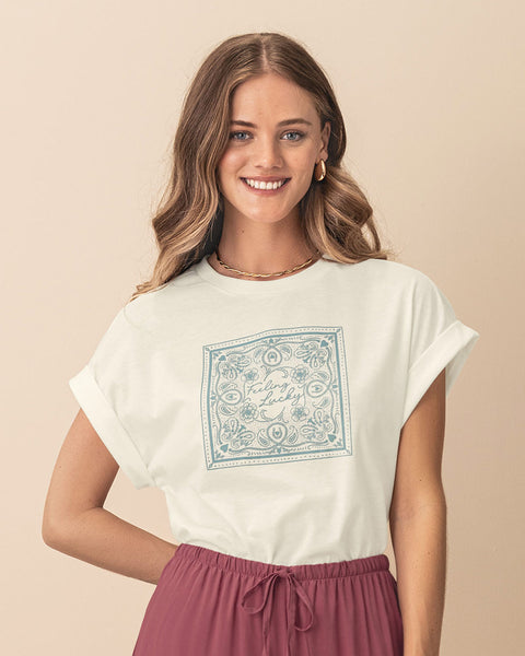 Camiseta con estampado localizado en el frente#color_165-marfil