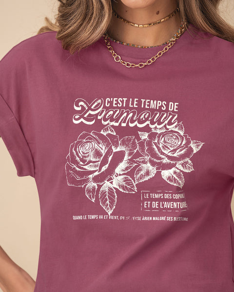 Camiseta con estampado localizado en el frente#color_328-rosado-oscuro