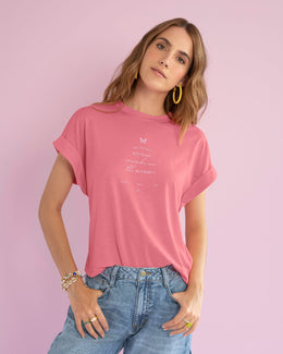 Camiseta manga corta con cuello redondo y estampado localizado en frente#color_099-rosado-estampado