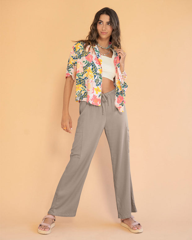 Blusa manga corta con cuello solapa y perilla funcional