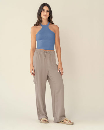 Pantalón tipo cargo con elástico en cintura ajustable#color_084-arena