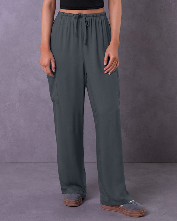 Pantalón tipo cargo con elástico en cintura ajustable