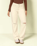 Jean con bota ancha y abertura en rodilla#color_018-marfil