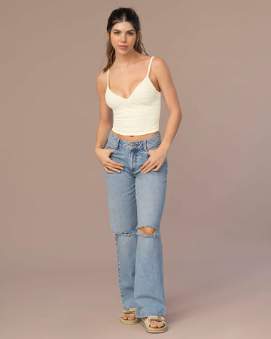 Jean con bota ancha y abertura en rodilla#color_141-indigo-claro