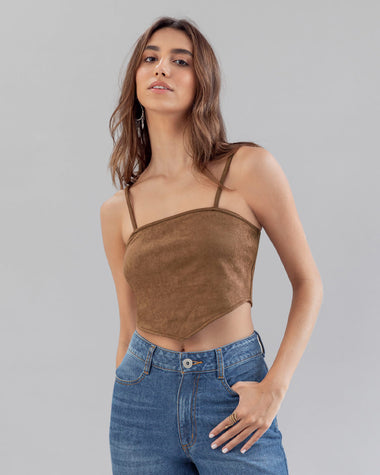 Crop top con ruedo tipo pañoleta#color_381-camel-oscuro