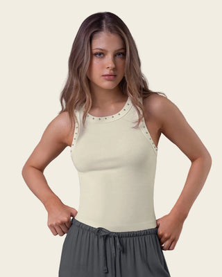 Camiseta manga sisa con taches en cuello y sisa#color_018-marfil