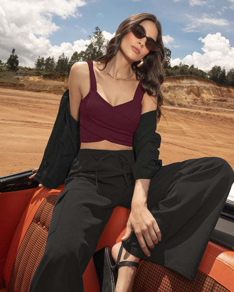 Blusa crop top con escote cruzado#color_349-vino-tinto