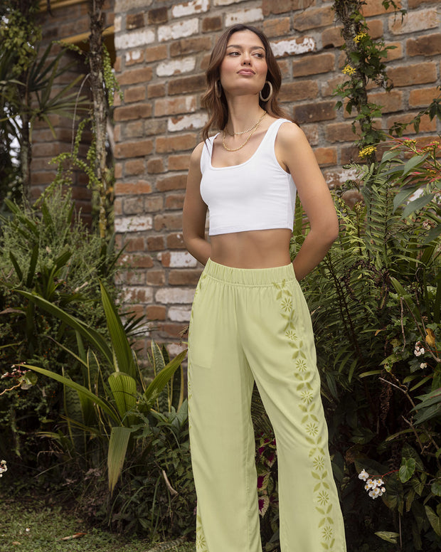 Pantalón estampado bota ancha con resorte en cintura