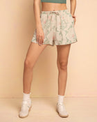 Short corto de silueta amplia para mujer#color_077-marfil-estampado