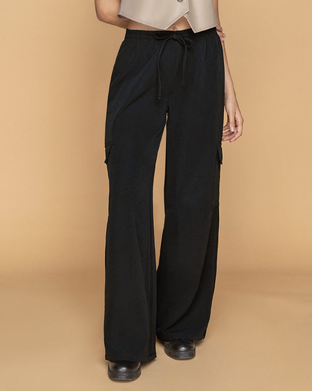 Pantalón bota ancha tipo cargo