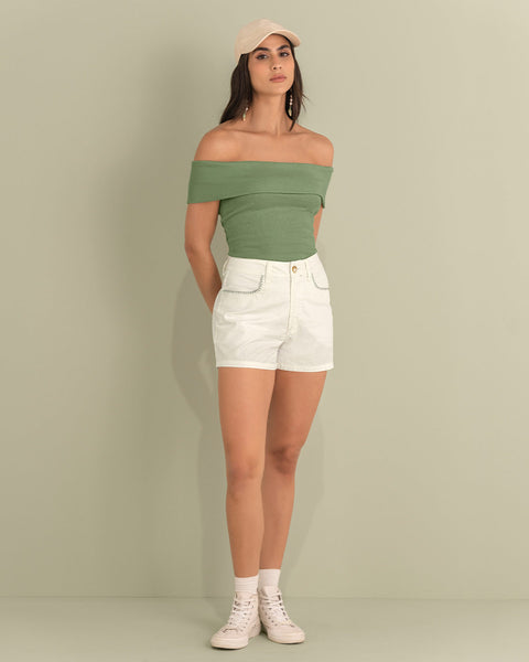 Camiseta cuello bandeja de silueta ajustada#color_198-verdes