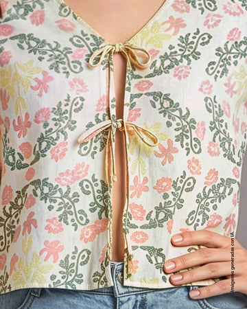 Blusa manga larga con tiras anudables en frente#color_191-estampado