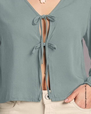 Blusa manga larga con tiras anudables en frente#color_408-azul-grisaceo-claro