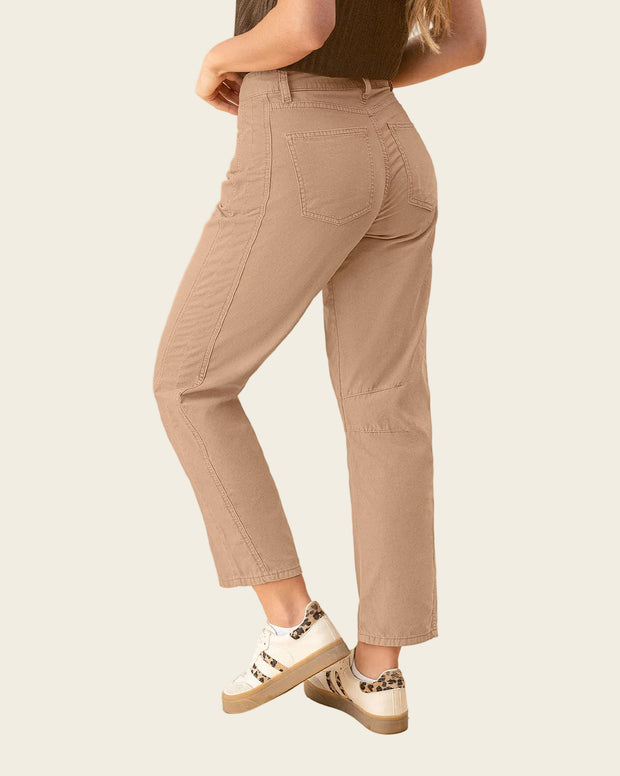 Pantalón bota recta con cortes decorativos en los costados