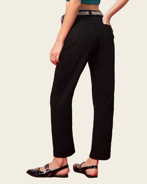 Pantalón bota recta con cortes decorativos en los costados