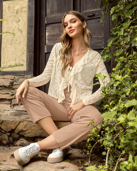 Blusa en blonda tipo encaje con boleros en frente#color_018-marfil