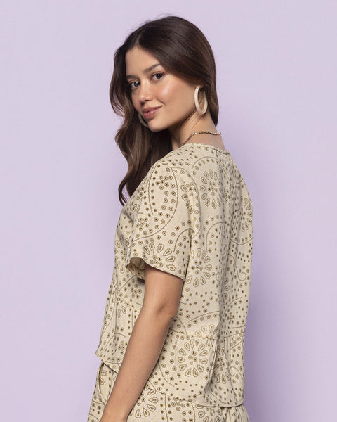 Blusa manga corta estampada con bolero en ruedo#color_145-cafe-medio-estampado