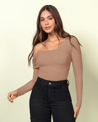 Camiseta manga larga con escote asimétrico#color_c54-arena