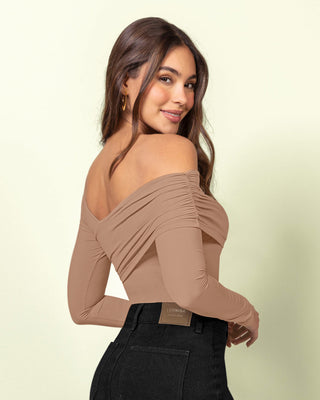 Camiseta manga larga con escote asimétrico#color_c54-arena