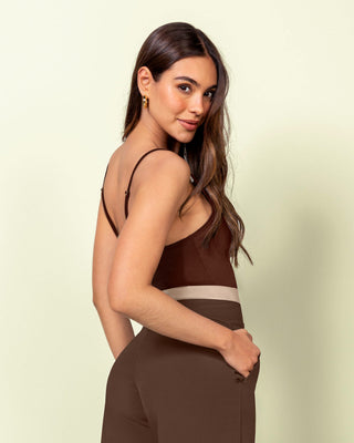 Blusa de tiritas con escote drapeado#color_c24-cafe-medio